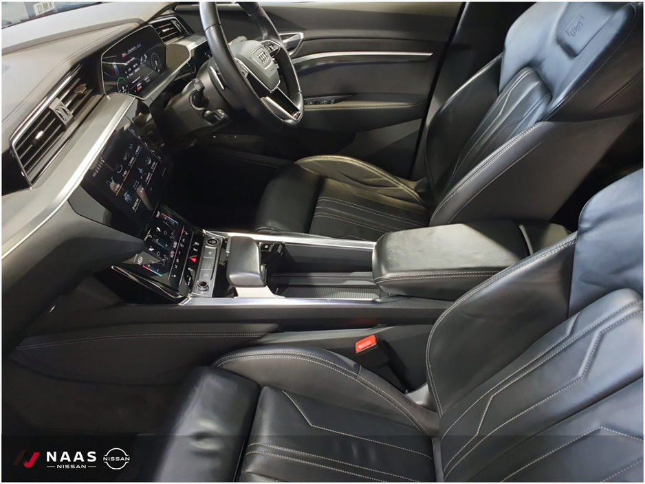 2022 Audi e-tron - image 8