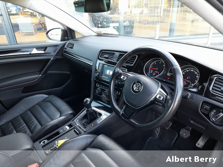 2017 Volkswagen Golf - image 11