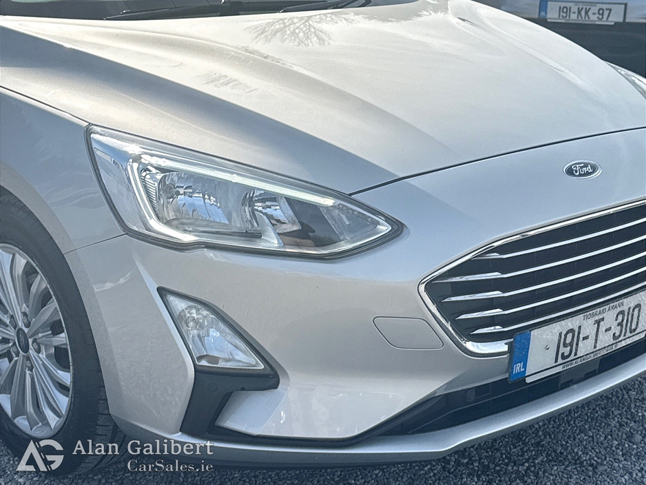 2019 Ford Focus - image 18