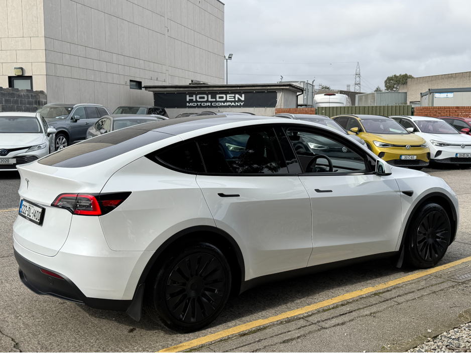 2022 Tesla Model Y - image 8