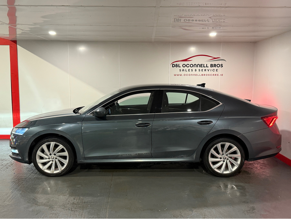 2022 Skoda Octavia - image 11