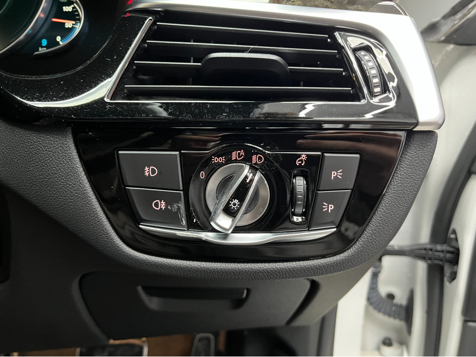 2017 BMW 5 Series €22950 2017 BMW 530E M SPORT IPERFORMANCE 2.0 AUTOMATIC / CRUISE CONTROL / 360° PARKING CAMERA / ELECTRIC MEMORY & HEATED SEATS / PADDLE SHIFTERS / AMBIENT LIGHTS €22,950