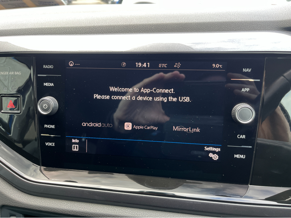 2020 Volkswagen Polo - image 20