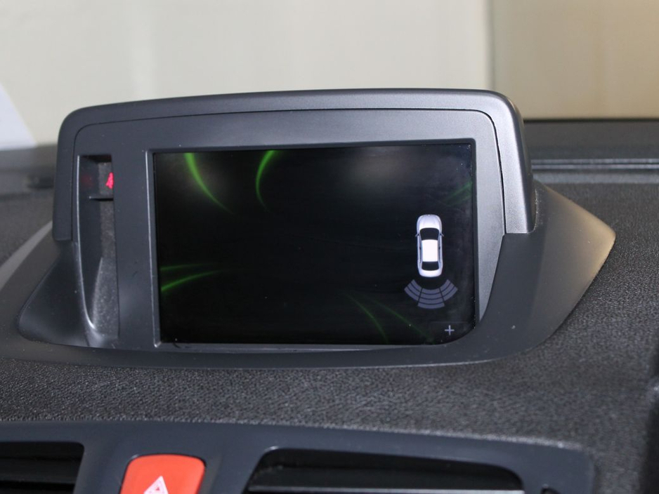 2015 Renault Fluence - image 18