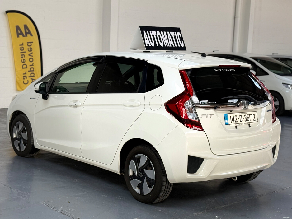 2014 Honda Fit - image 5