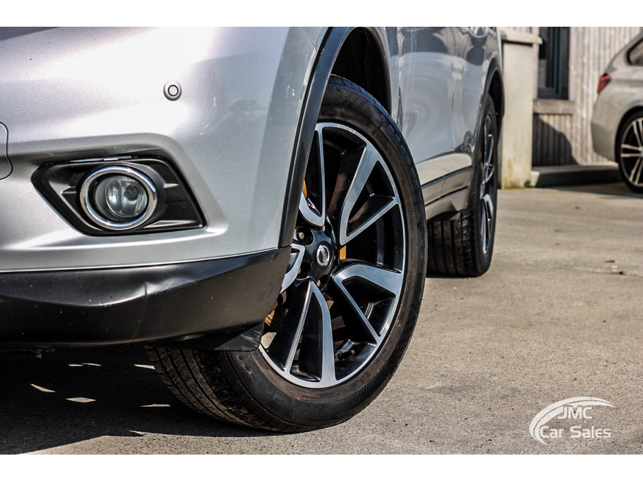 2017 Nissan X-Trail - image 2