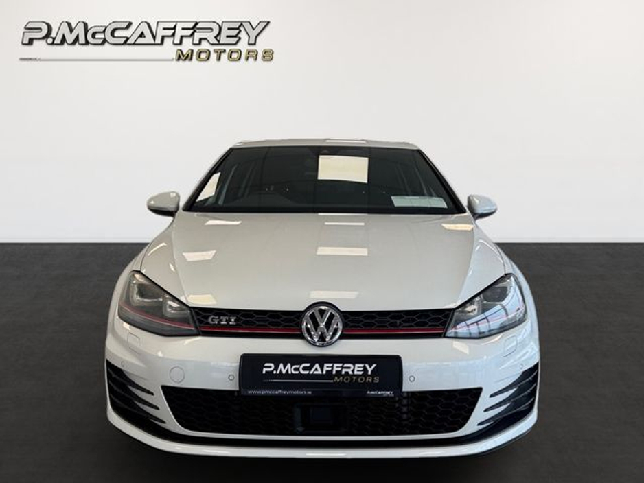 2017 Volkswagen Golf - image 2