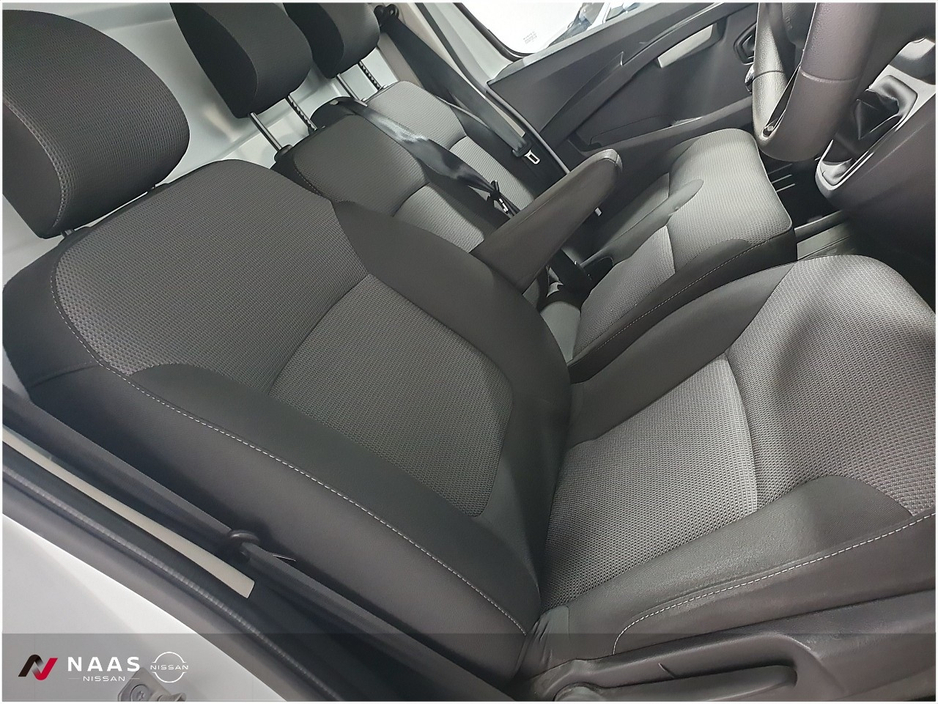 2024 Renault Trafic - image 21