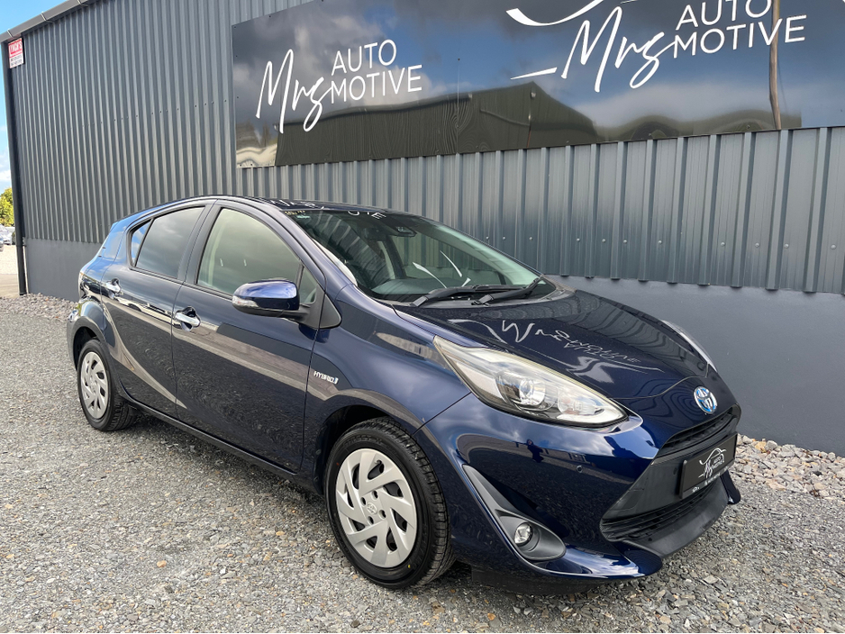 2019 Toyota Aqua - image 3