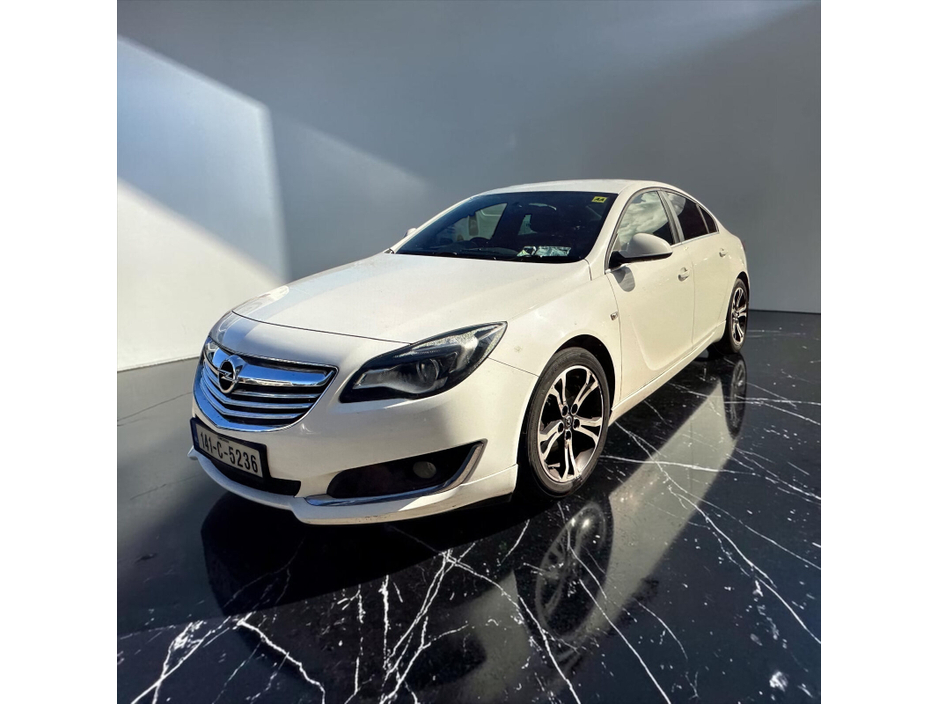 2014 Opel Insignia - image 9