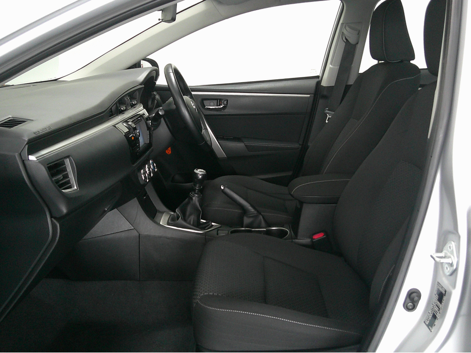 2014 Toyota Corolla - image 11