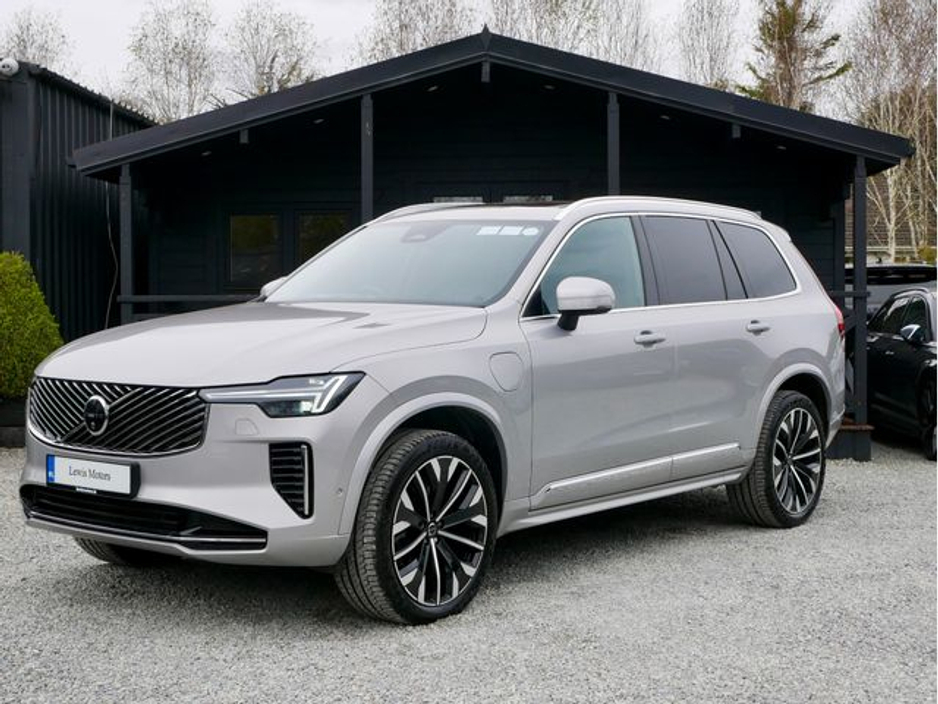 2025 Volvo XC90 - image 3