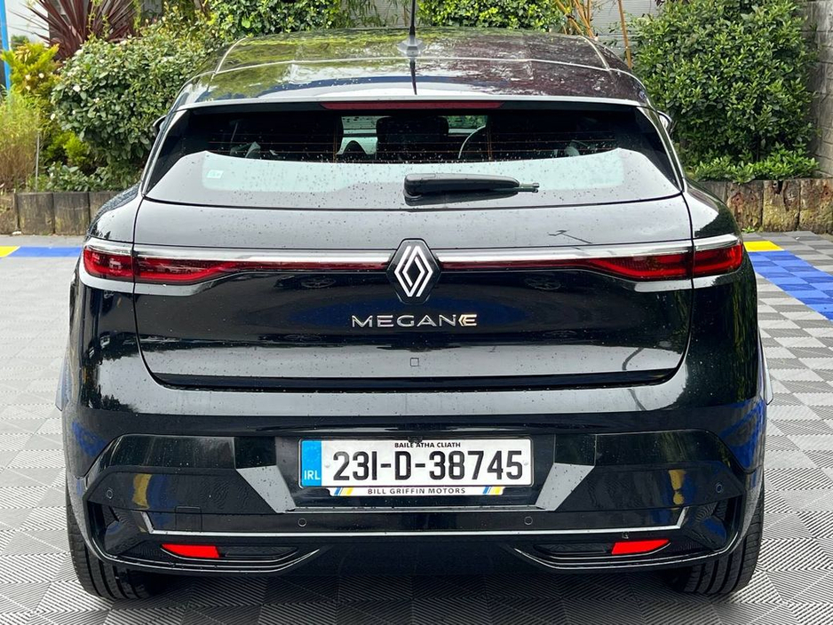 2023 Renault Megane - image 16