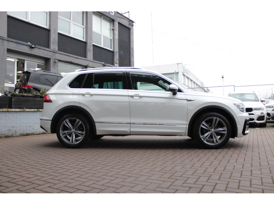 2019 Volkswagen Tiguan - image 3