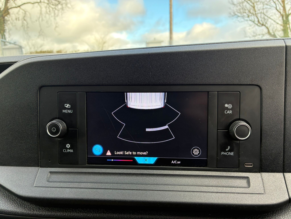 2023 Volkswagen Caddy - image 7