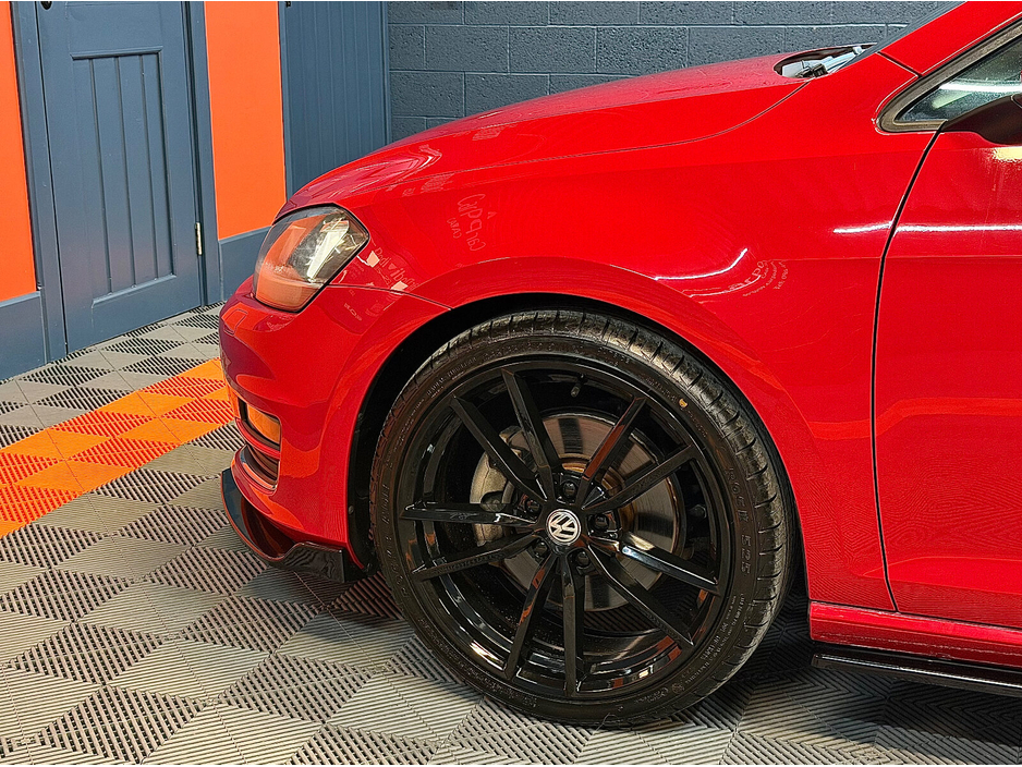 2015 Volkswagen Golf 1.4 TSI 5DR 150HP Highline €15,900