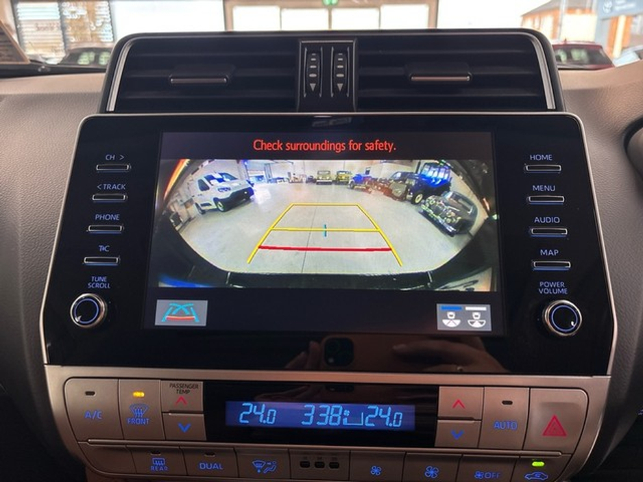 2021 Toyota Landcruiser - image 15