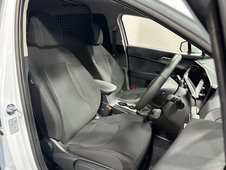 2026 Kia Sportage - image 10