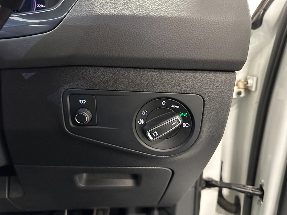 2019 Volkswagen Tiguan - image 24