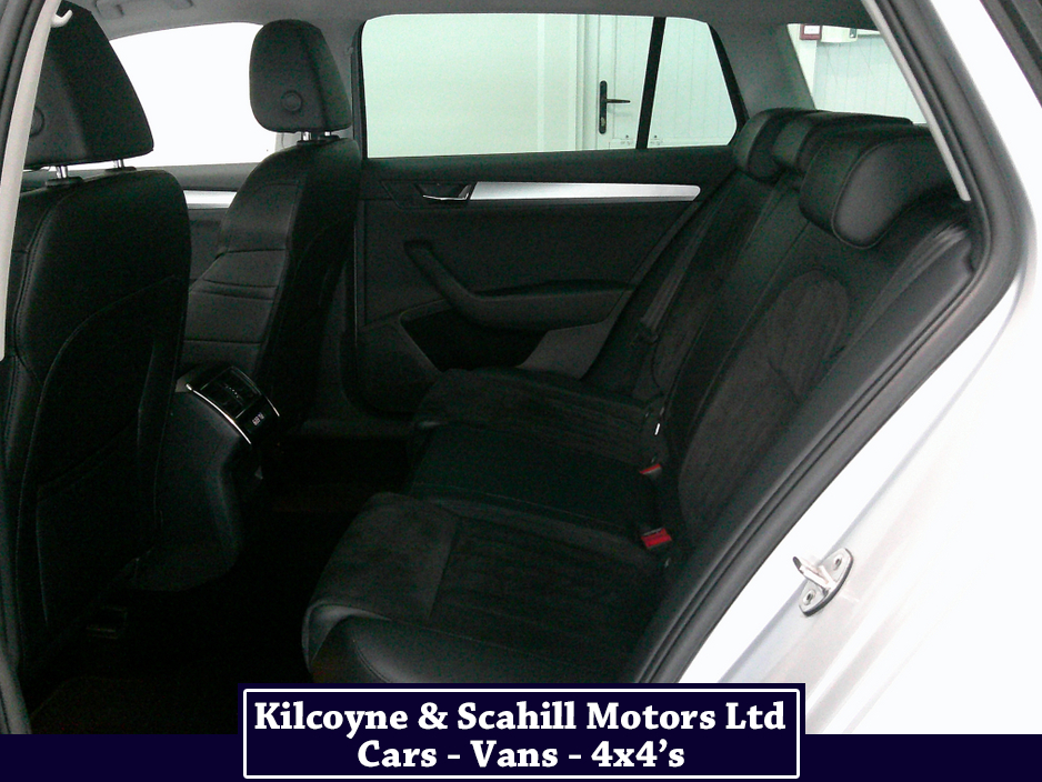 2017 Skoda Superb - image 14