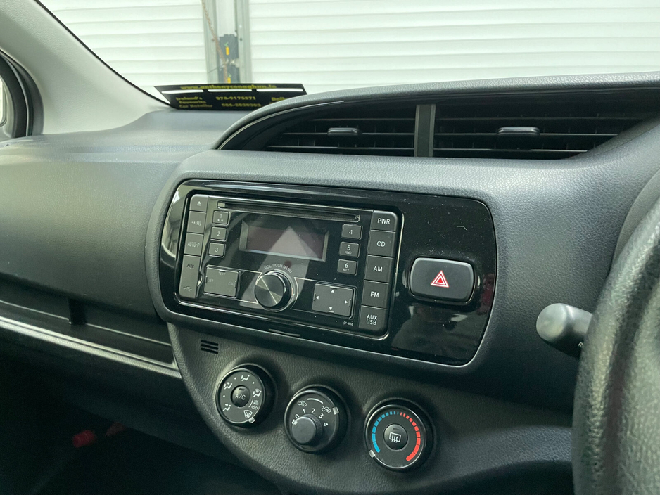 2019 Toyota Yaris - image 25