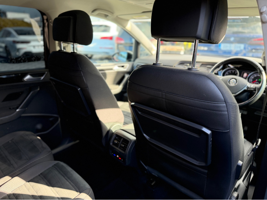 2017 Volkswagen Touran - image 30