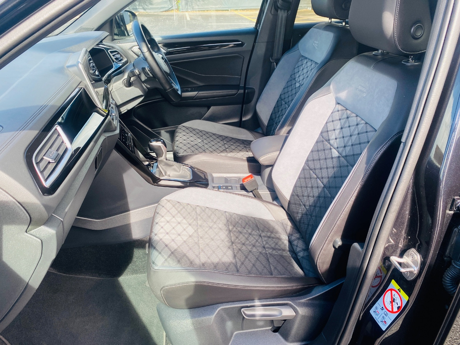 2022 Volkswagen T-Roc - image 14