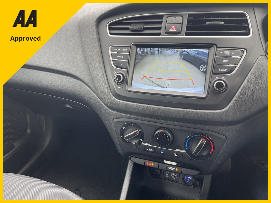 2018 Hyundai i20 - image 2