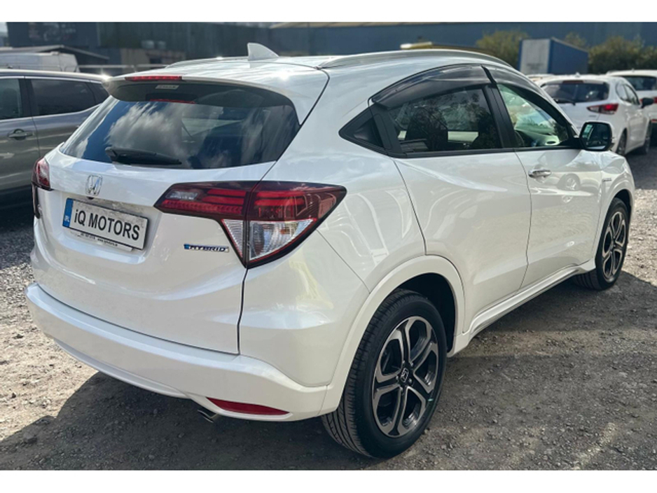 2017 Honda Vezel - image 11