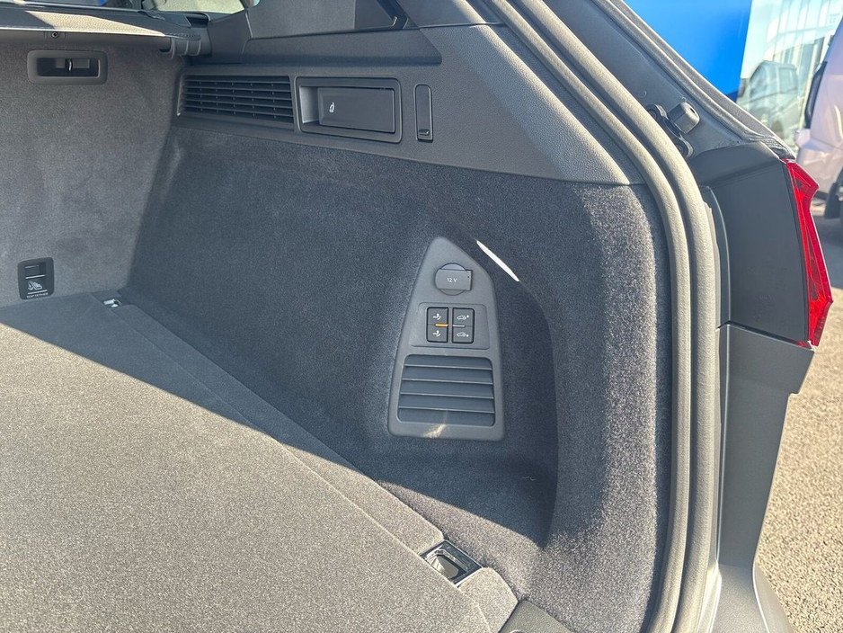 2025 Volkswagen Touareg 3.0 TSI PHEV 462HP R €115,975