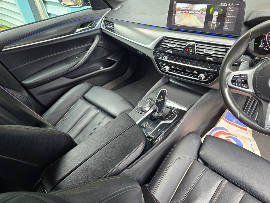 2021 BMW 5 Series - image 18