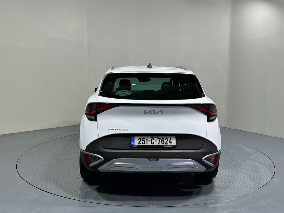 2025 Kia Sportage - image 7