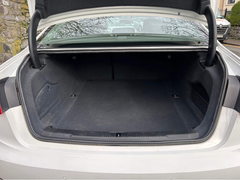 2012 Audi A6 - image 6