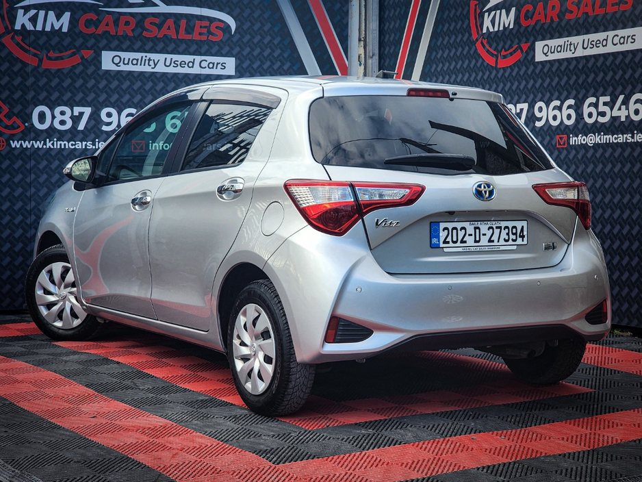 2020 Toyota Vitz - image 11