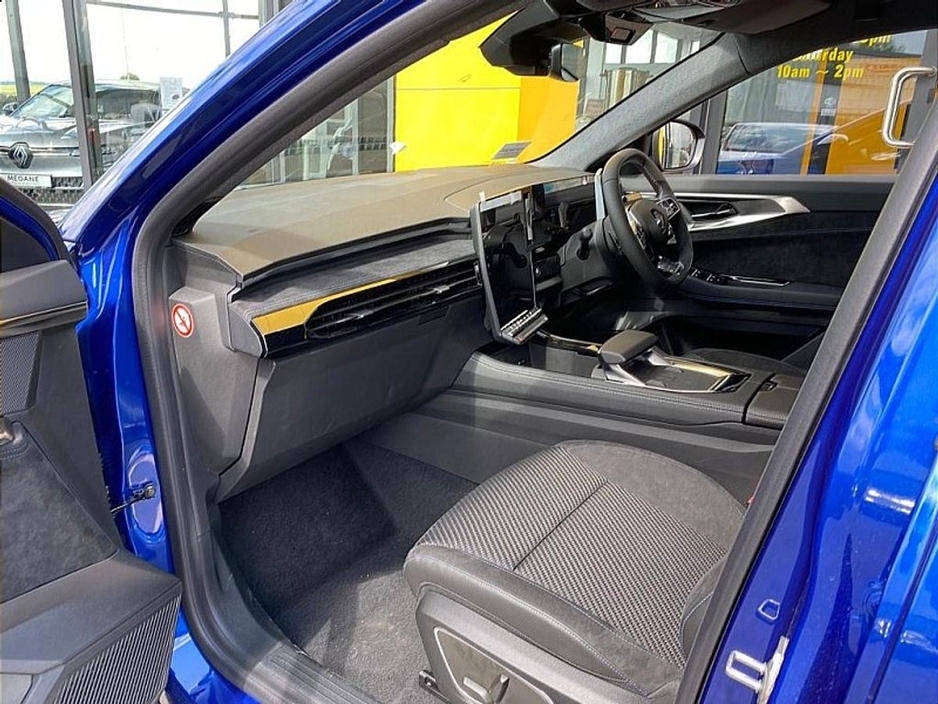 2025 Renault Austral - image 14