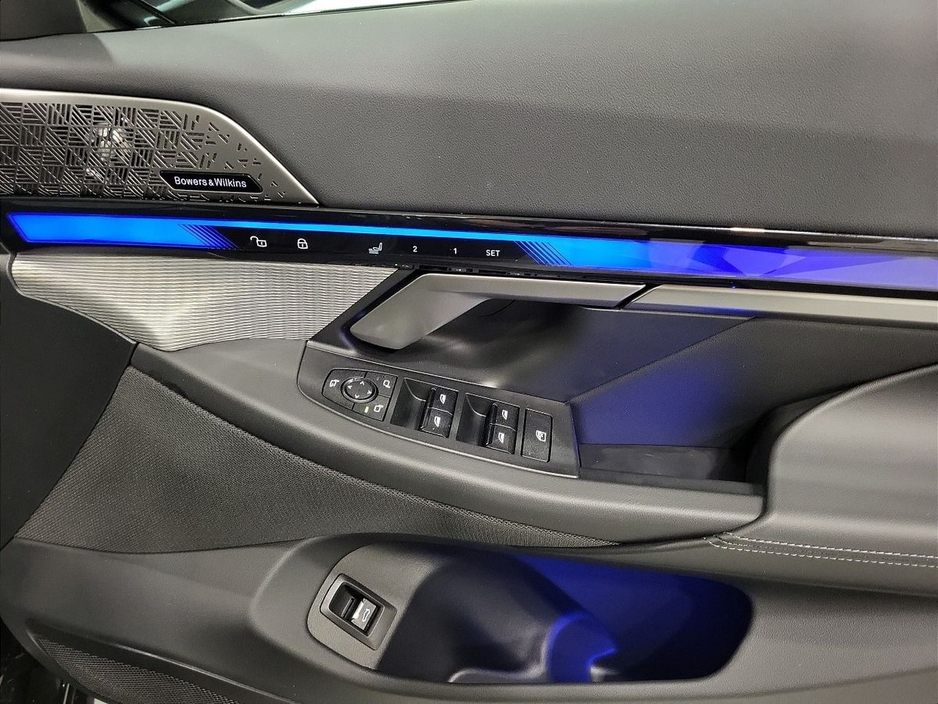 2025 BMW M5 M5 Phev Auto Entry 4.4 727 xDrive 22.1 kWh PHEV 197BHP /145 kw Step-tronic Auto Start/Stop