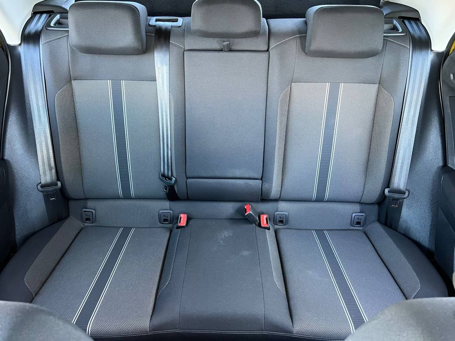 2021 Volkswagen T-Roc - image 12