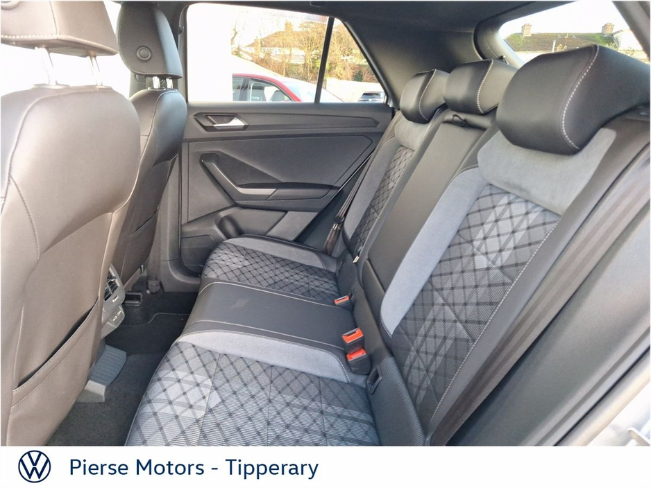 2025 Volkswagen T-Roc - image 6