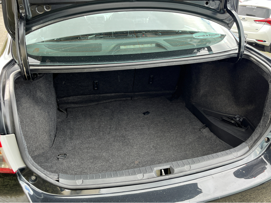 2013 Toyota Corolla - image 8