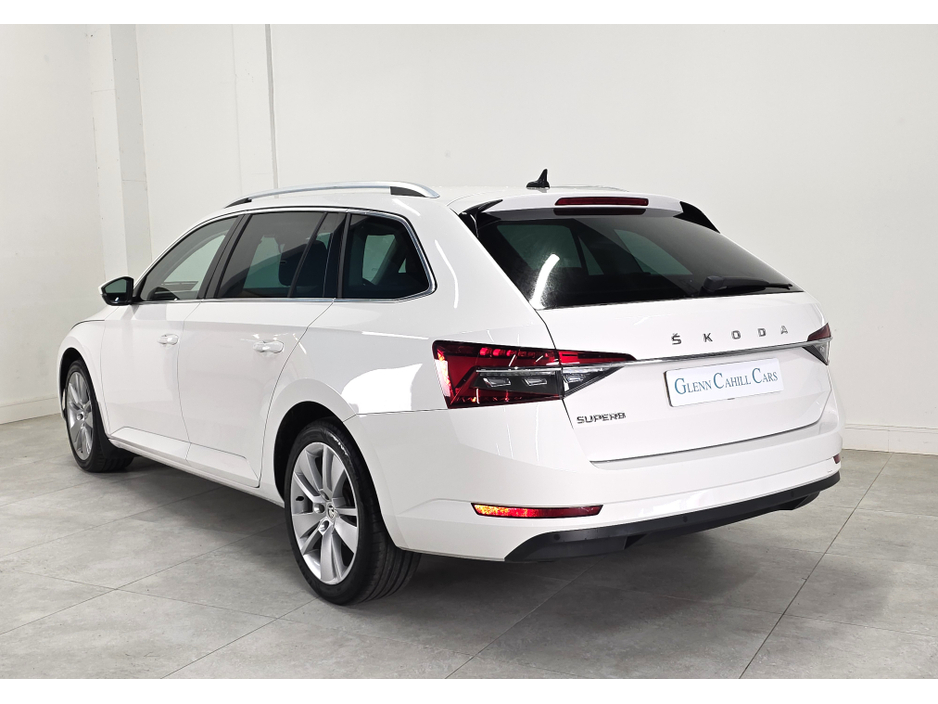 2020 Skoda Superb - image 10