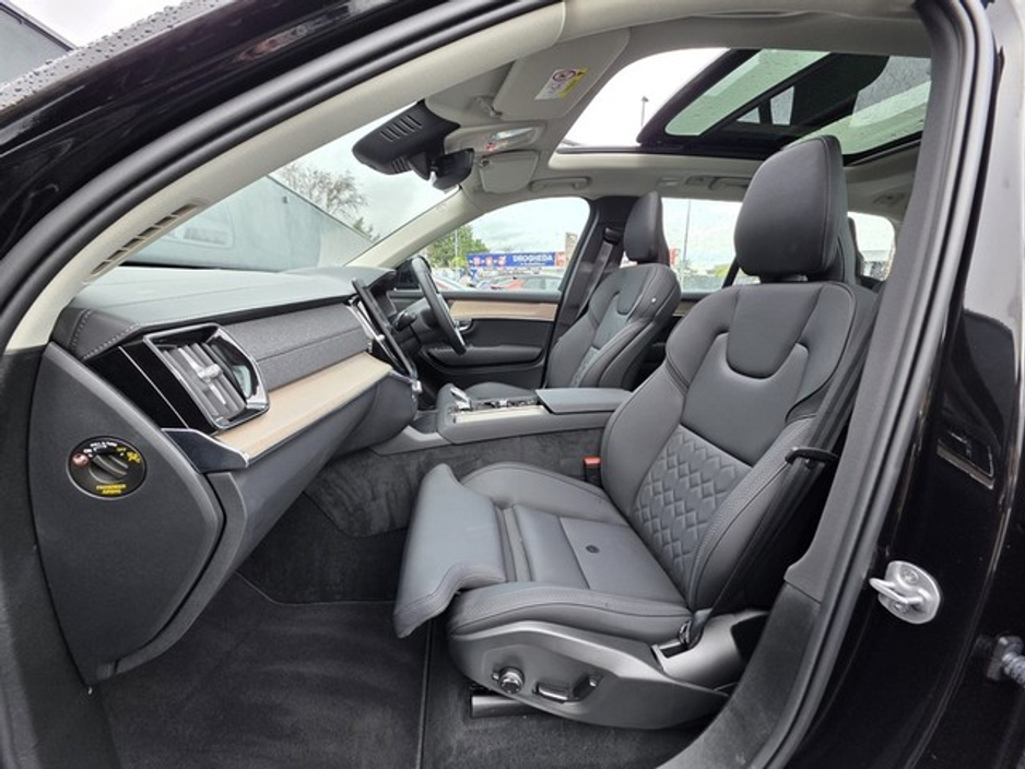 2025 Volvo XC90 T8 Plus Dark AWD €79,895