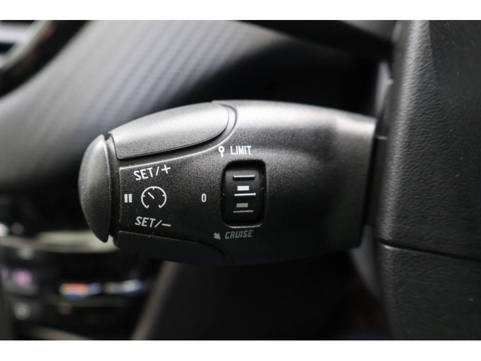 2015 Peugeot 2008 ALLURE Low Mileage Huge Spec €9,495