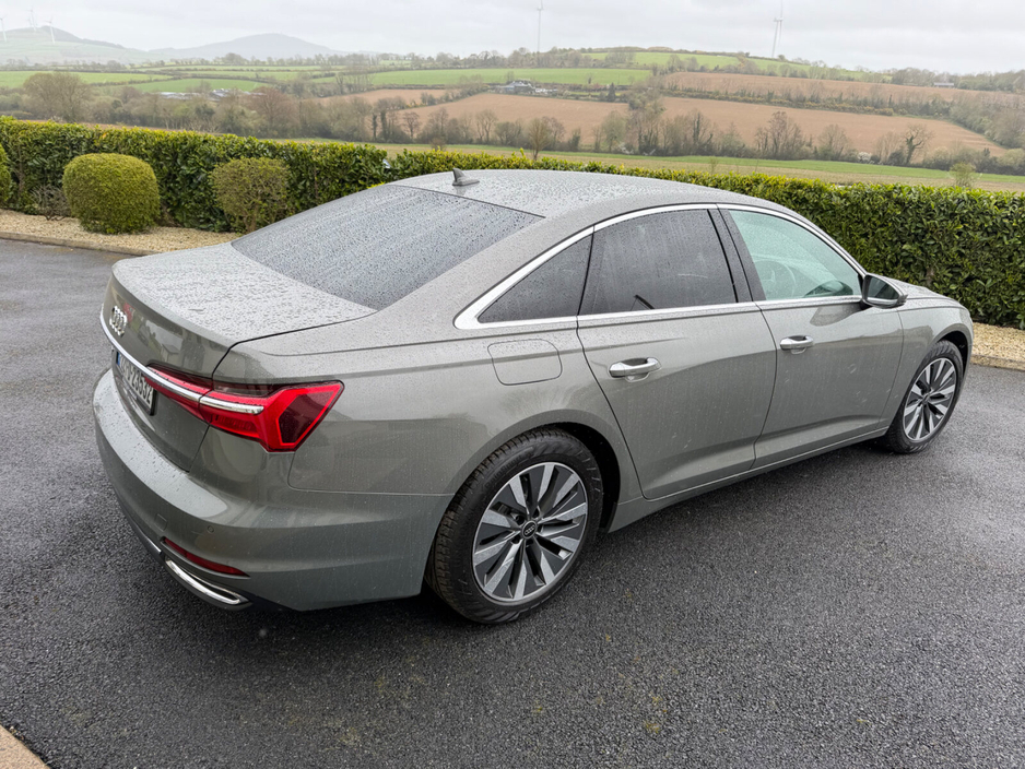 2022 Audi A6 - image 4