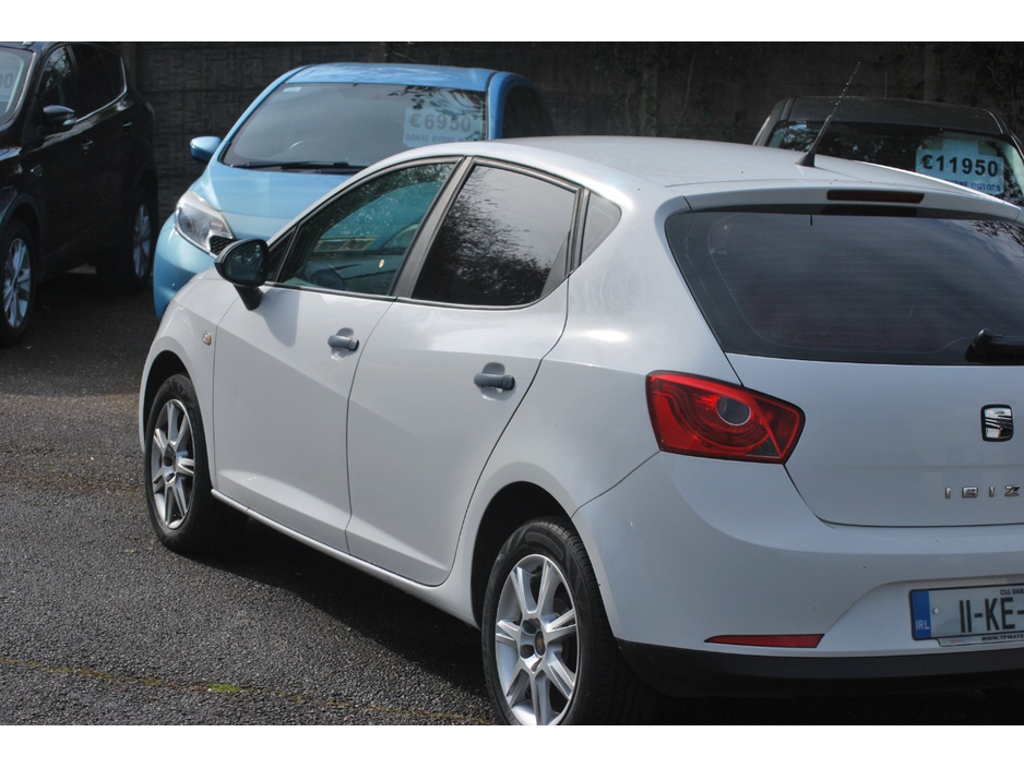2011 SEAT Ibiza - image 6