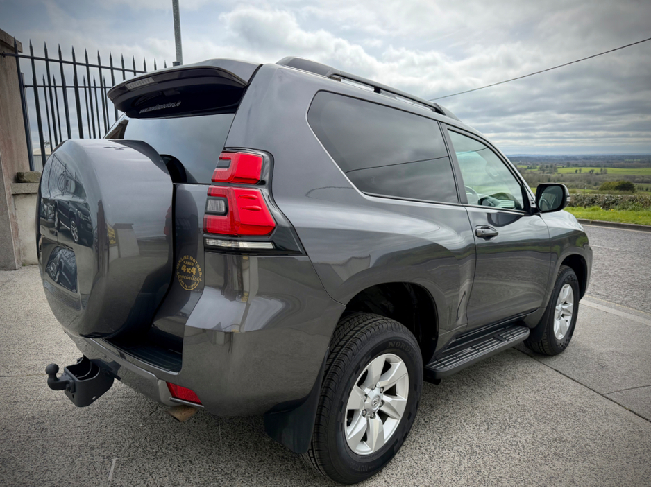 2024 Toyota Landcruiser - image 6