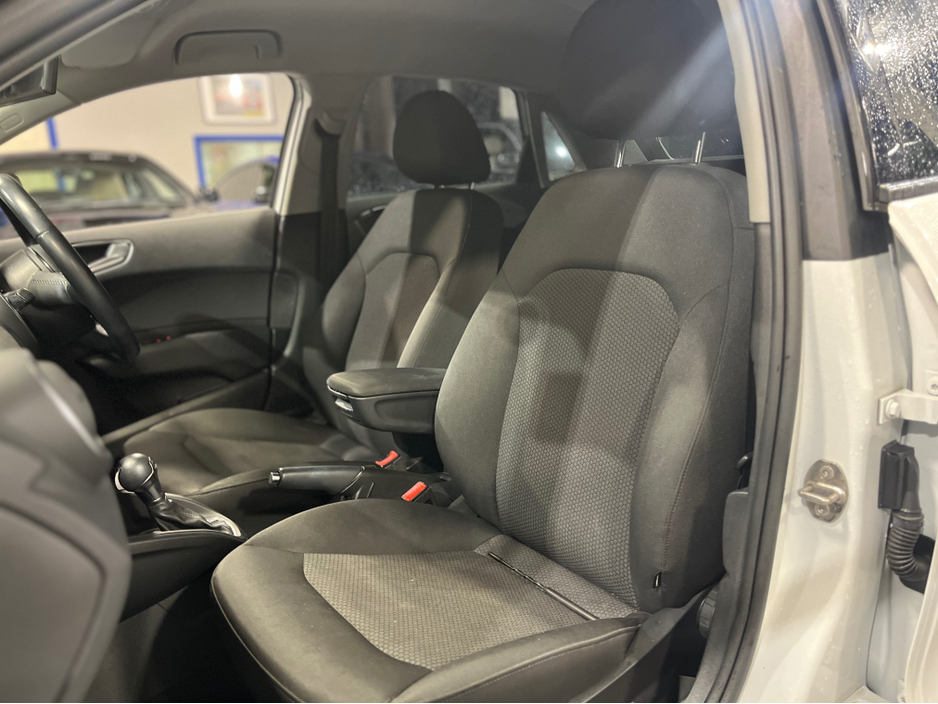 2015 Audi A1 DBA-8XCHZ 3DR €12,950