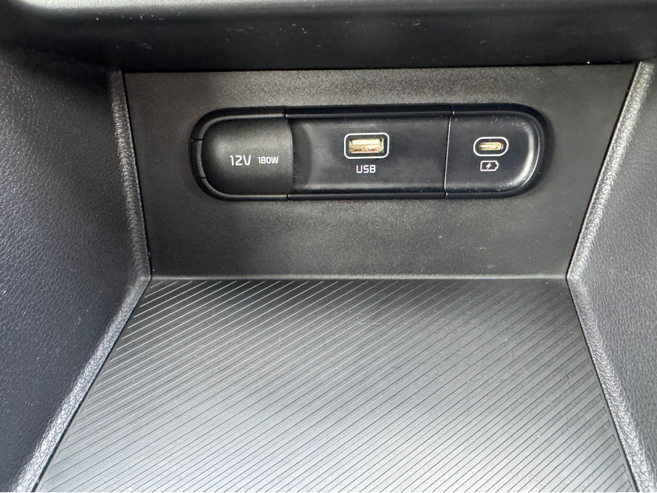 2022 Kia Sportage - image 22