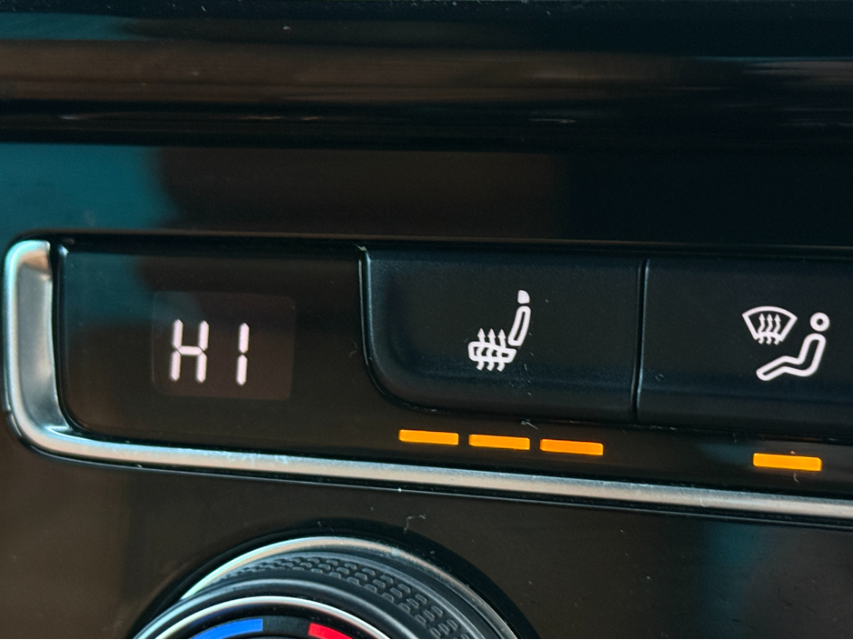 2015 Volkswagen Golf - image 12