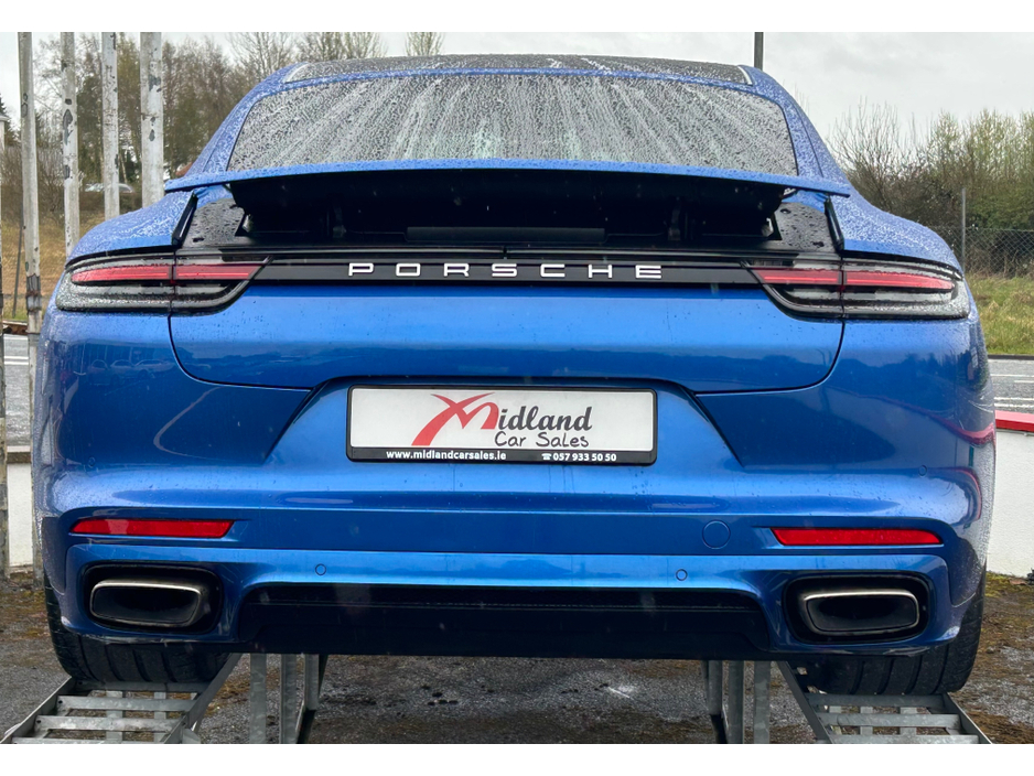 2018 Porsche Panamera - image 6