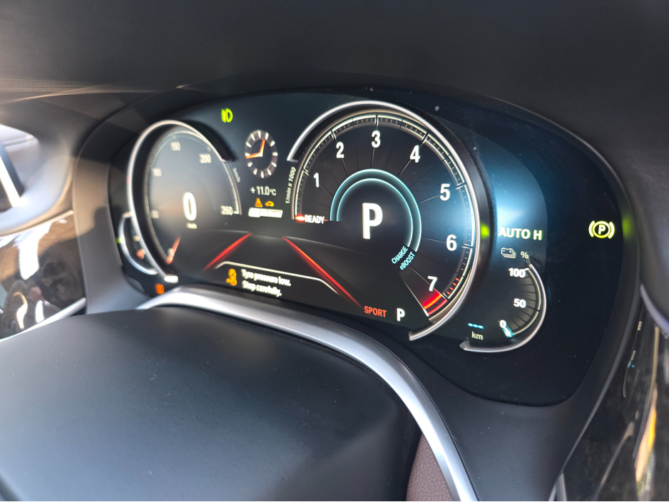 2017 BMW 7 Series - image 41